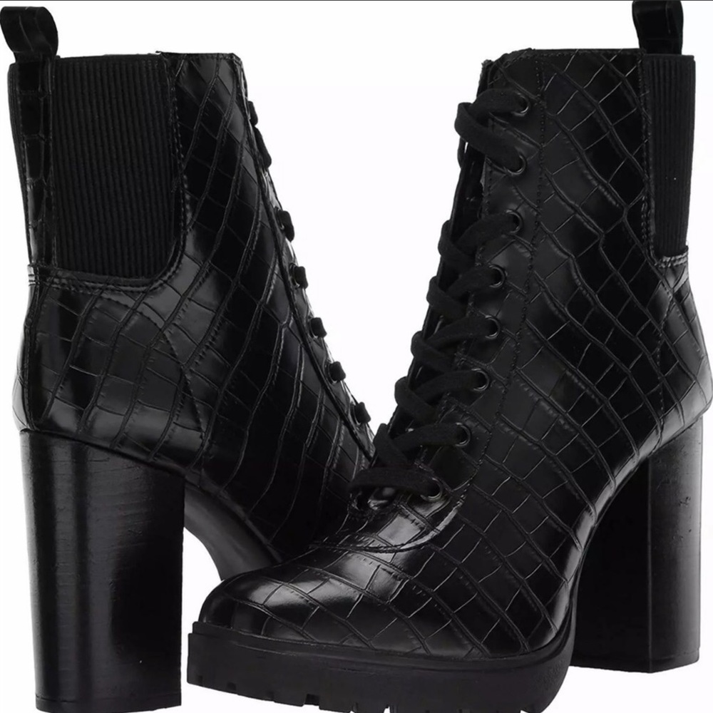 STEVE MADDEN Black Treaded Sole Latch Crocodile Combat Boots